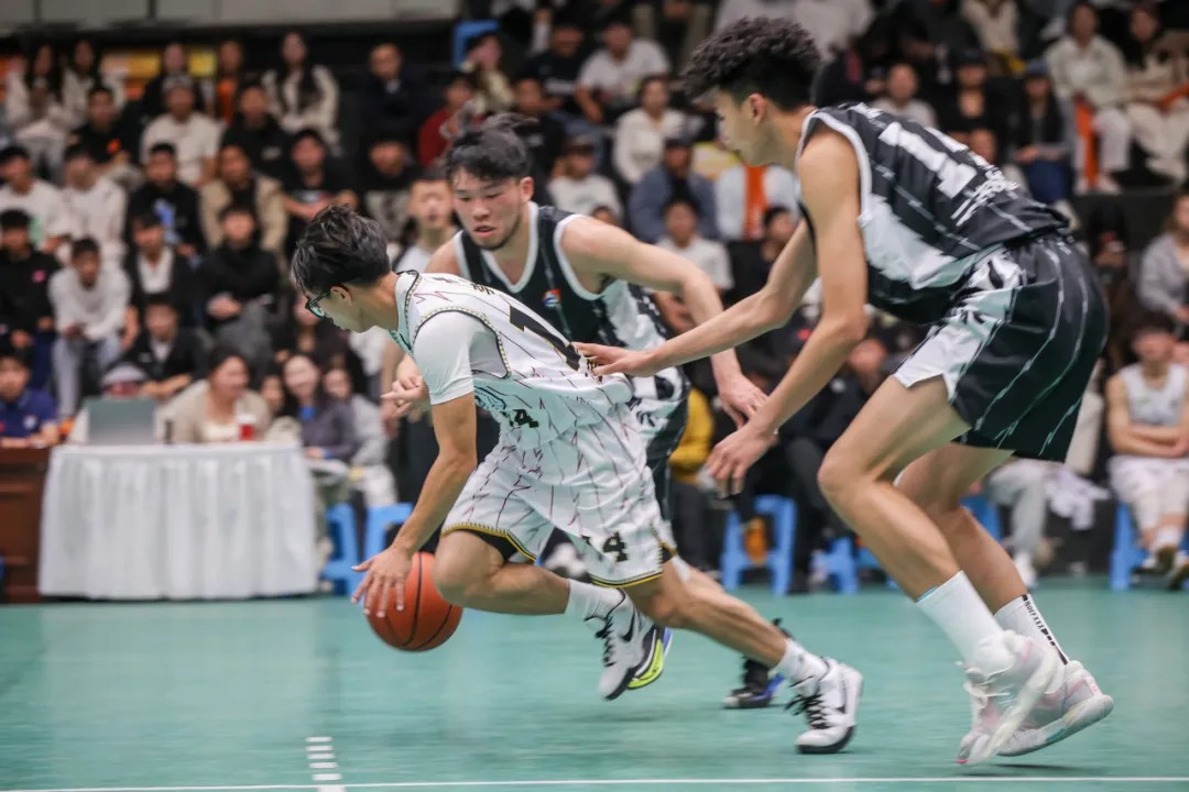 云南大学生男子篮球超级联赛在beat365在线唯一官网激情开战